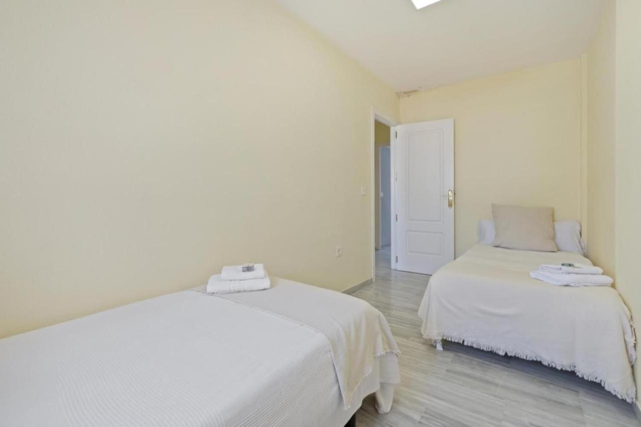 Apartamento En Calle Cuarteles De Dos Habitaciones มาลากา ภายนอก รูปภาพ